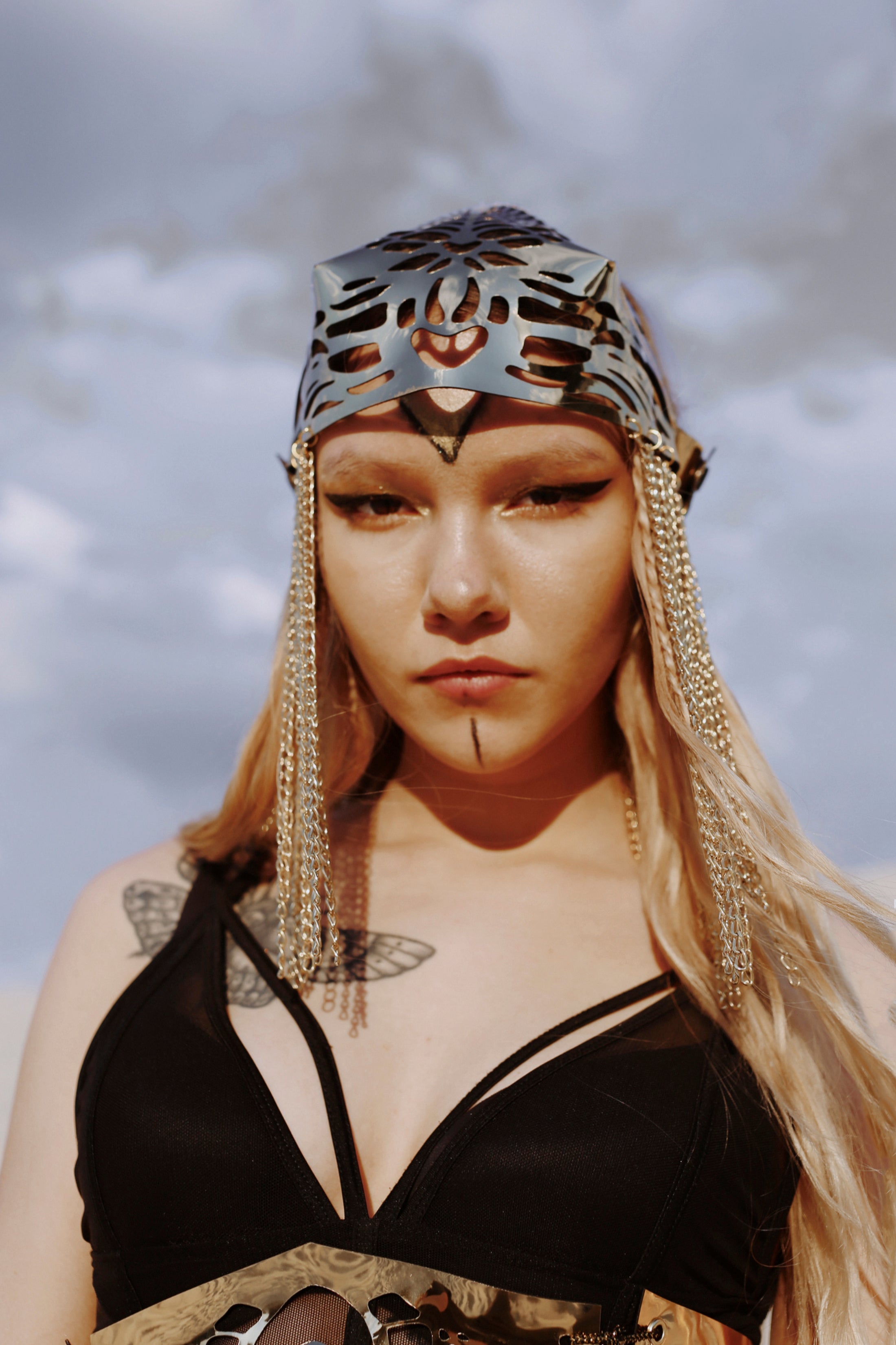 Headpiece with chain
