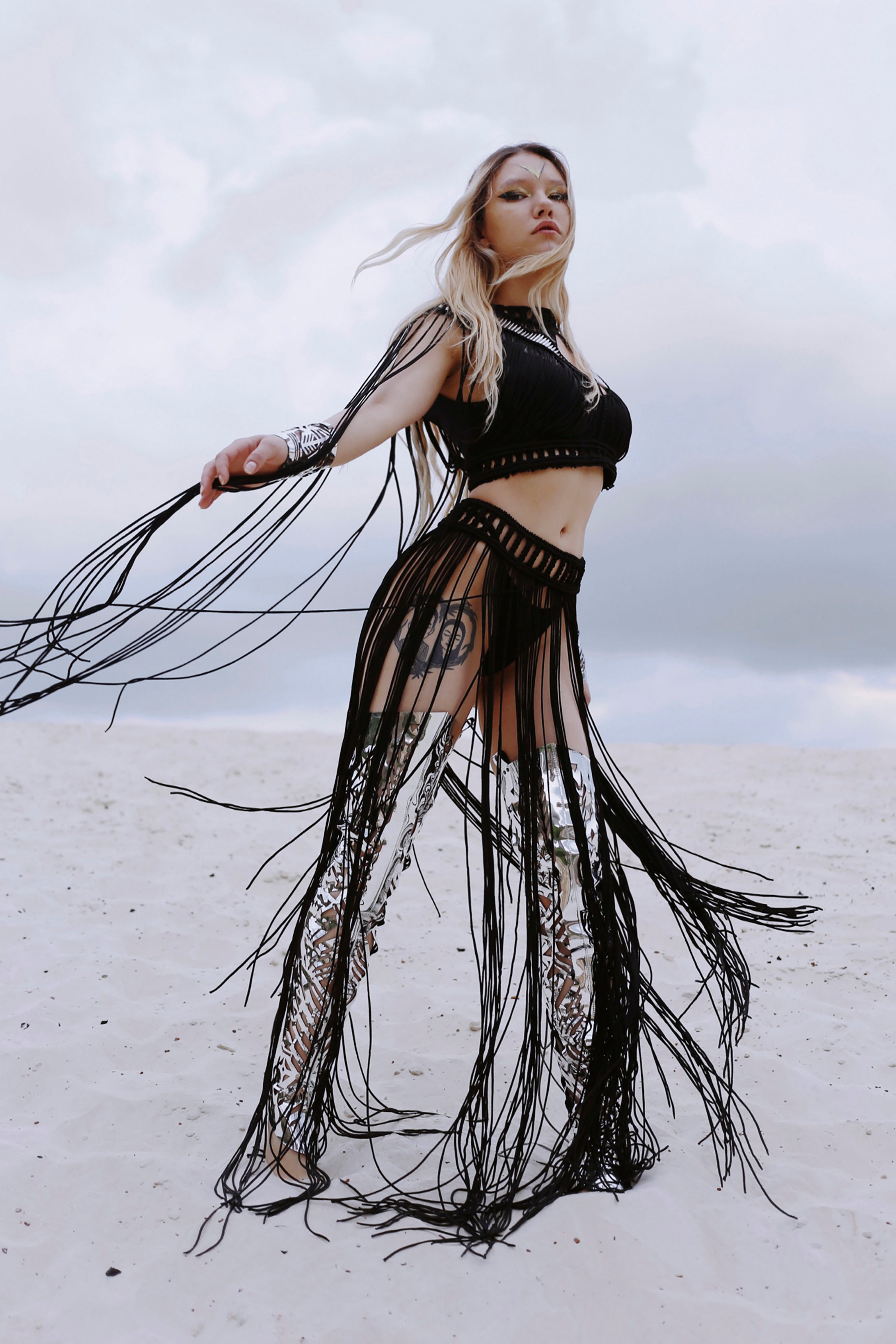 Set / over-the-knee boots, belt, bra / GOLD